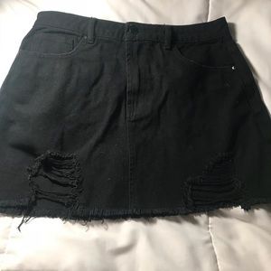 Distressed black denim skirt 🖤